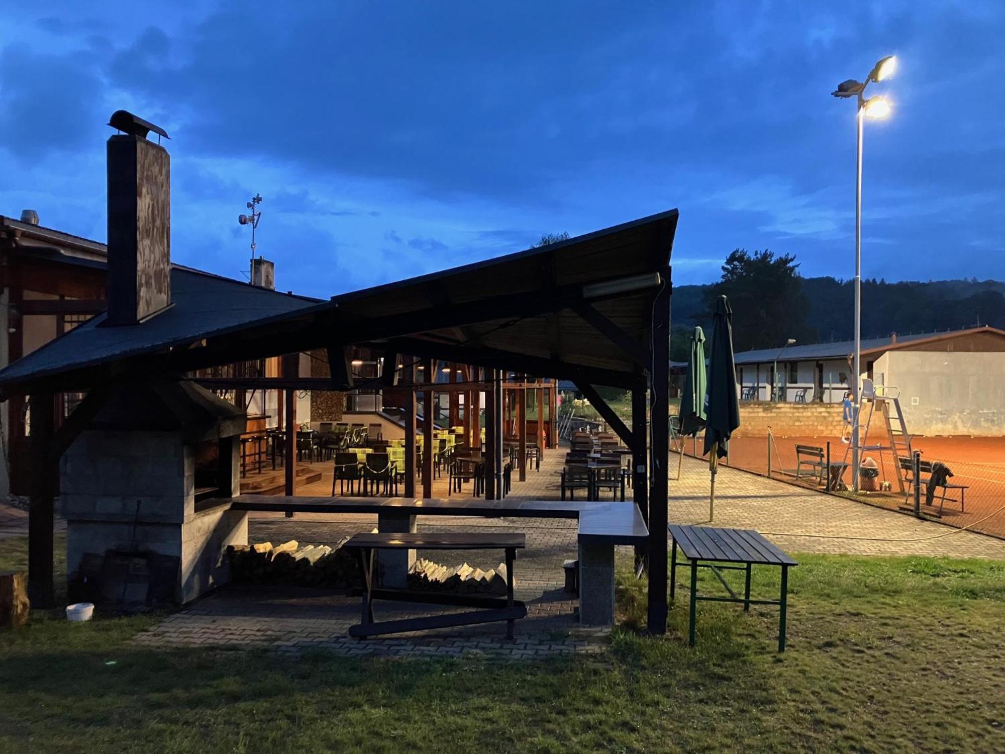 Raj Sportovni A Rekreacni Resort Branzez Kněžmost Exterior foto